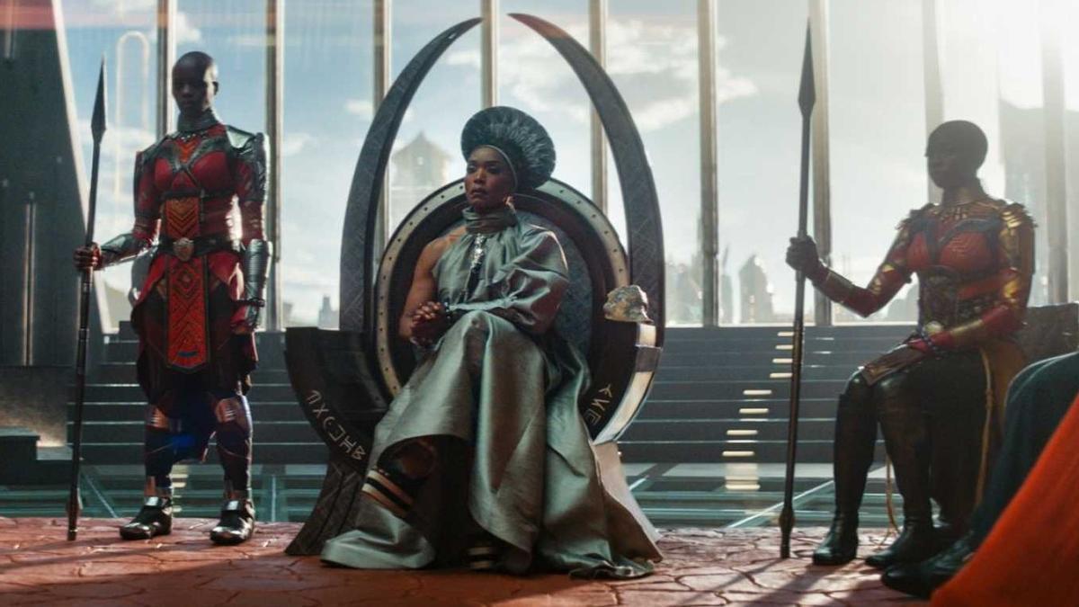 EL CINE DE UNA NOCHE DE VERANO - "BLACK PANTHER: WAKANDA FOREVER"