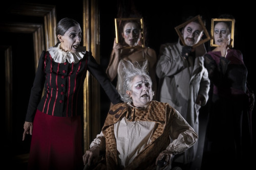 49 FESTIVAL INTERNACIONAL DE TEATRO DE BADAJOZ - "EL REY SE MUERE"